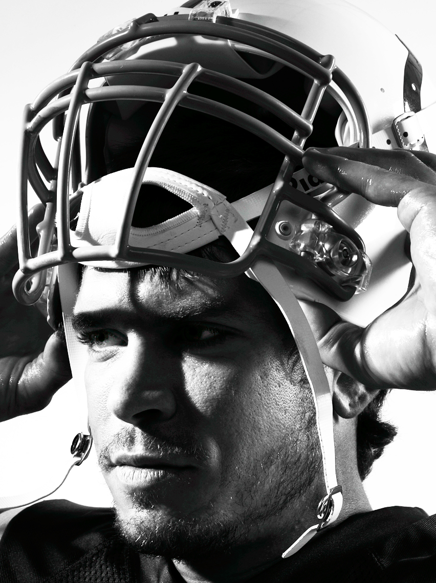 02_QB_ANTAL_006_helmet_being_retouched.jpg